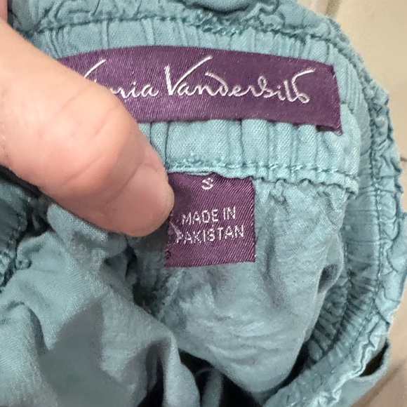 Gloria Vanderbilt Teal Women's Shorts - Picture 3 of 3